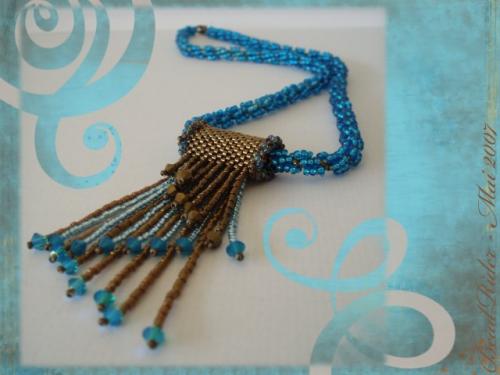 Pendentif inspiré Jamie Cloud Eakin et Spiral Rope